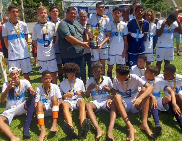 Monte Carmelo é o grande campeão do Calcário das Escolinhas