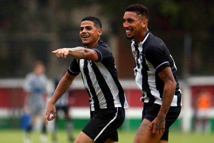 Botafogo abre frente na semifinal do OPG