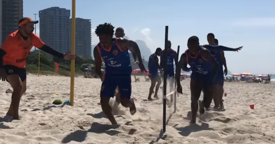 Nova Iguaçu realiza treino funcional na praia