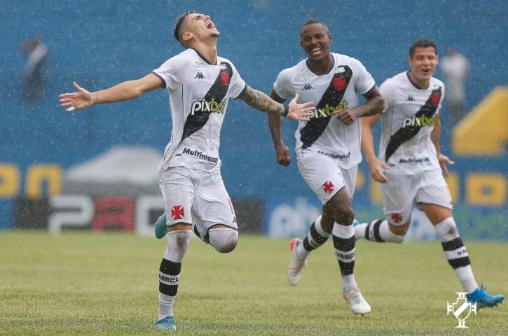 Triunfo em Madureira faz Vasco se isolar na liderança da Taca GB