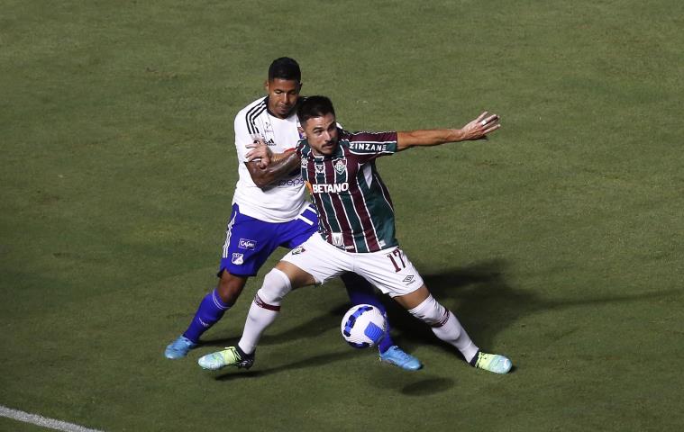 Flu ganha a décima seguida e avança na Libertadores