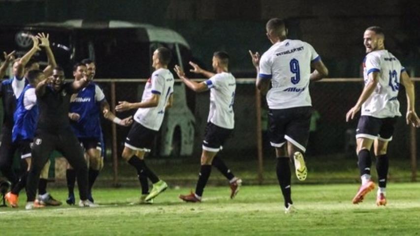 Empate eletrizante garante Resende na final da Taça Rio
