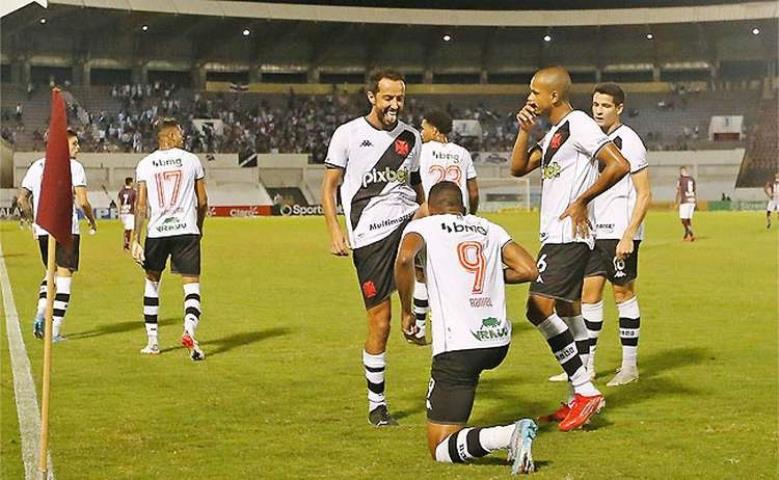 Vasco bate a Ferroviária-SP e passa de fase na Copa do Brasil