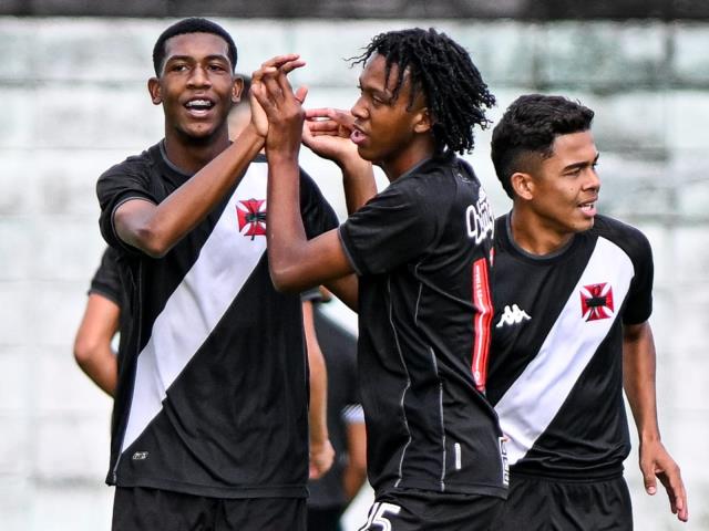 Vasco e Flu vencem e goleiam na Copa Rio Sub-17 e Sub-15