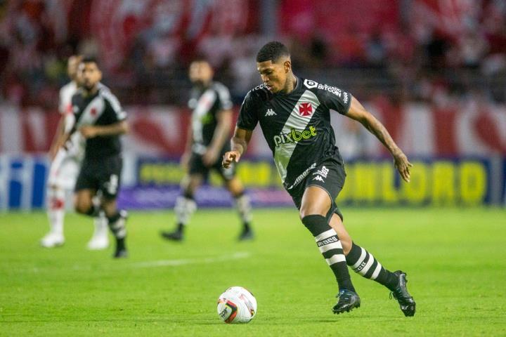 Vasco arranca empate em Alagoas