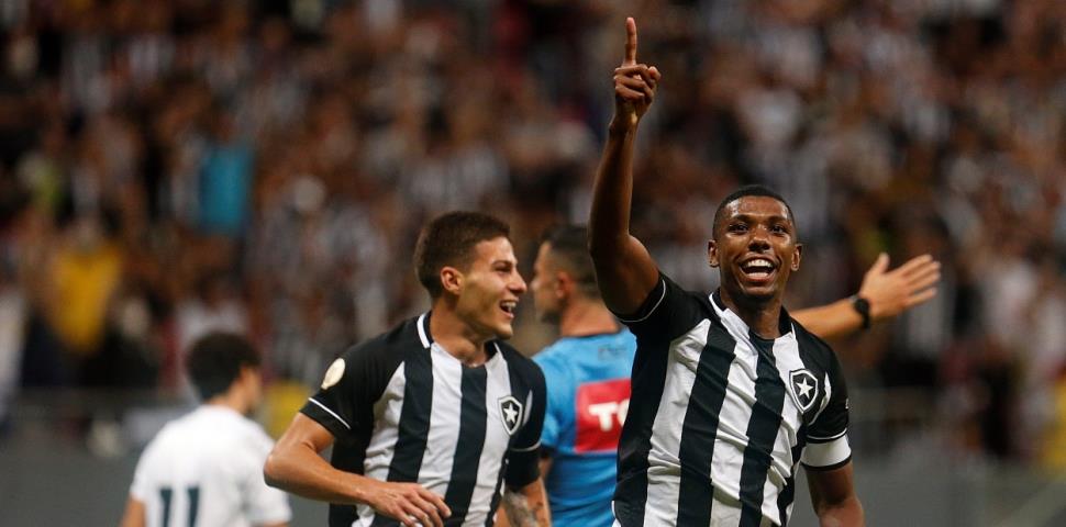 Botafogo goleia e encaminha vaga na Copa do Brasil