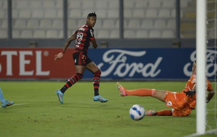 Flamengo estreia com pé direito na Copa Libertadores