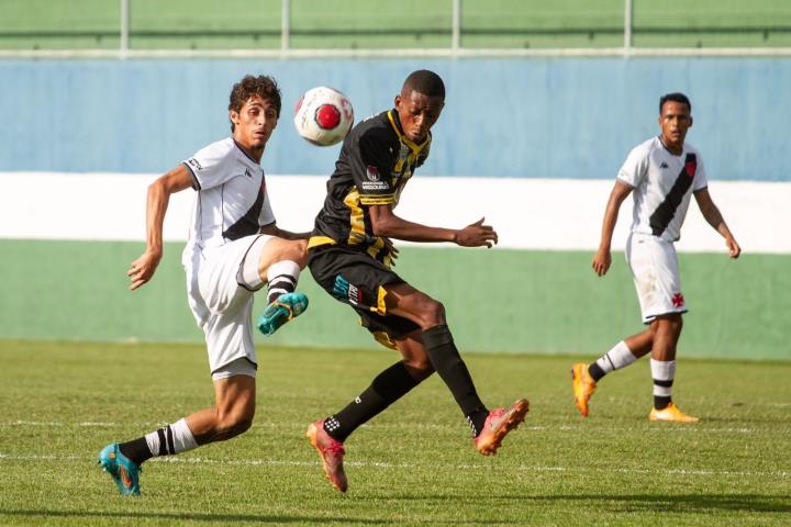 Carioca Sub-20: Tudo igual em 3 jogos