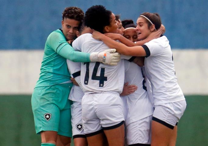 Alvinegras estreiam com vitória no clássico