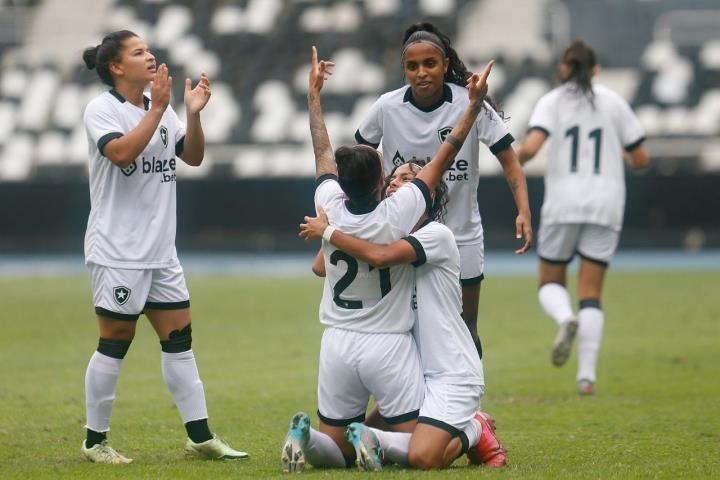 Gloriosas saem na frente nas oitavas do Feminino A2