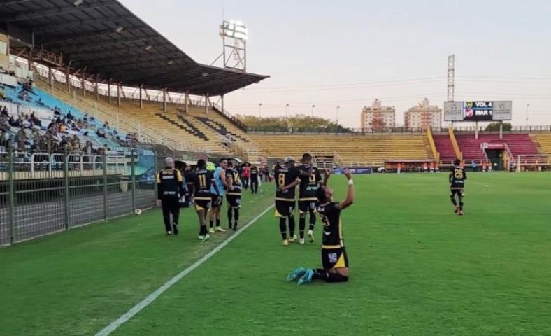 Voltaço e Lusa avançam na Copa Rio