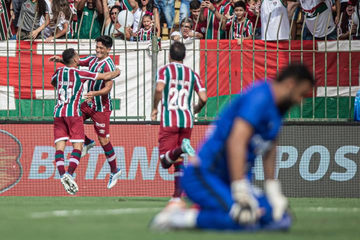 Campeão estreia com pé direito