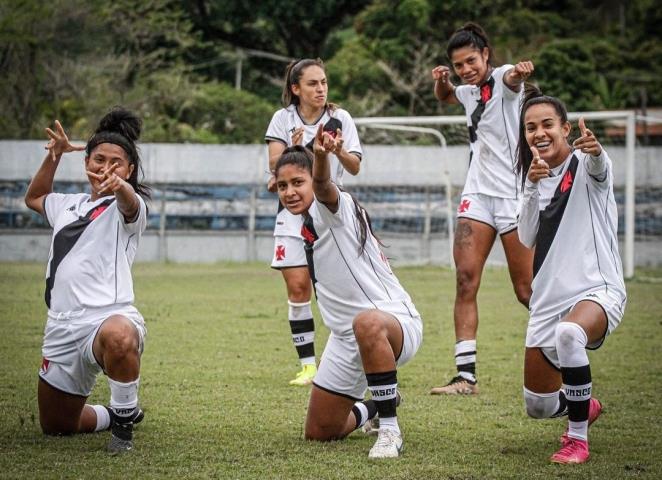 Empate no clássico deixa o Vasco isolado na ponta