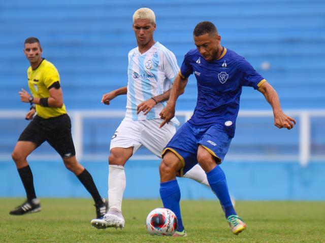 Serrano vence e segue na liderança da Taça Corcovado