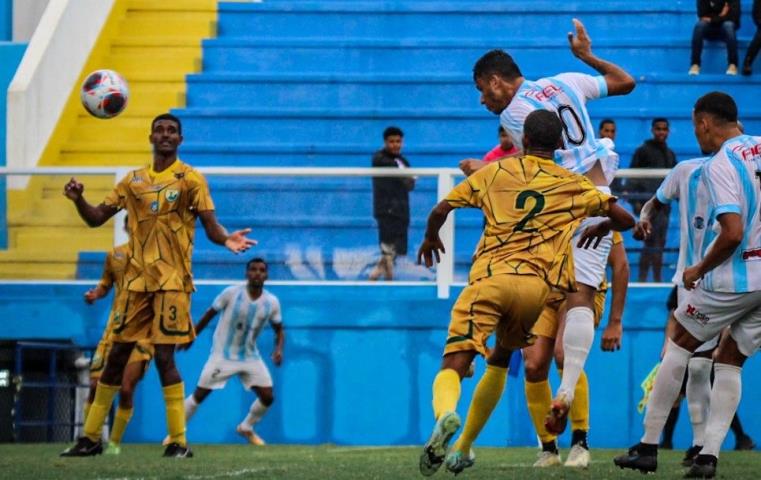 Partida cheia de gols coloca o Macaé no G4 da Taça Corcovado