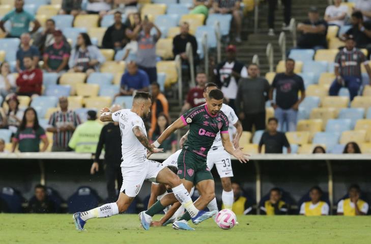 Flu arranca empate com o Timão em jogo eletrizante