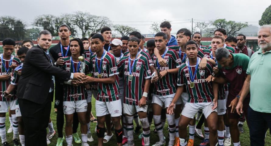 Sub-15 do Fluminense conquista título invicto da Taça GB