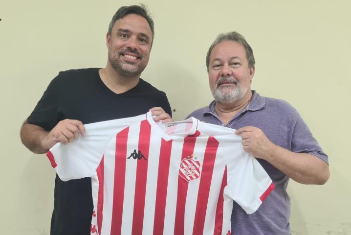 Bangu apresenta o novo técnico