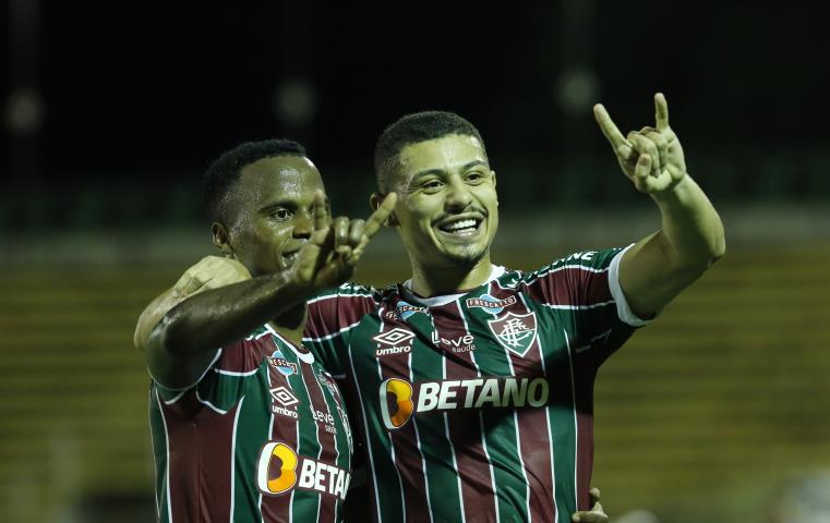 Chuva de gols na virada tricolor