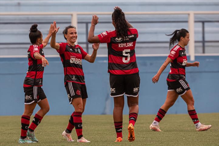 Rubro-Negras goleiam no Carioca Feminino