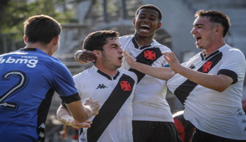 Meninos da Colina saem na frente nas semi do Guilherme Embry