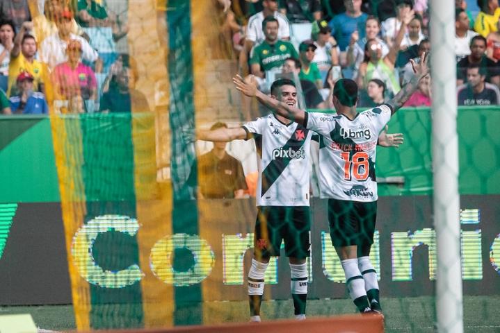 Vasco bate o Cuiabá e segue na luta no Brasileirão