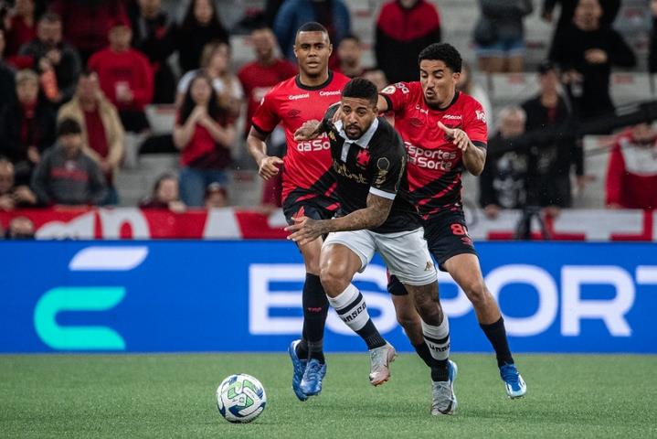 Vasco segura o Furacão e segue fora do Z4