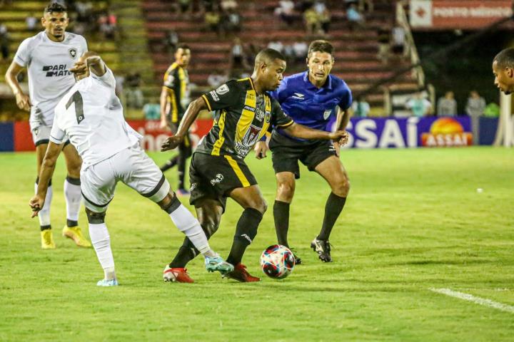 Luciano Naninho comemora assistências e exalta jogo coletivo do Volta Redonda