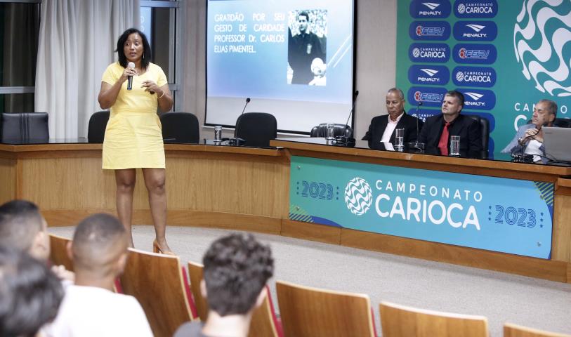 Na aula inaugural,  a experiência vitoriosa na arbitragem