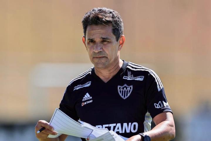 Eudes Pedro é o novo técnico do Resende