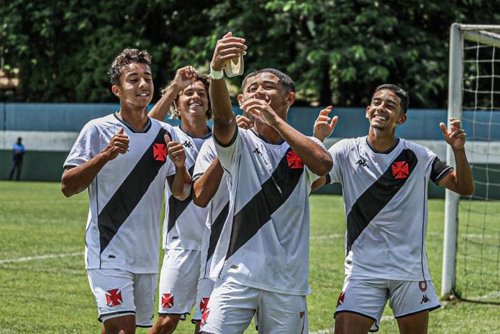 Vasco estreia com vitória nas Copas Rio Sub 15 e Sub 17