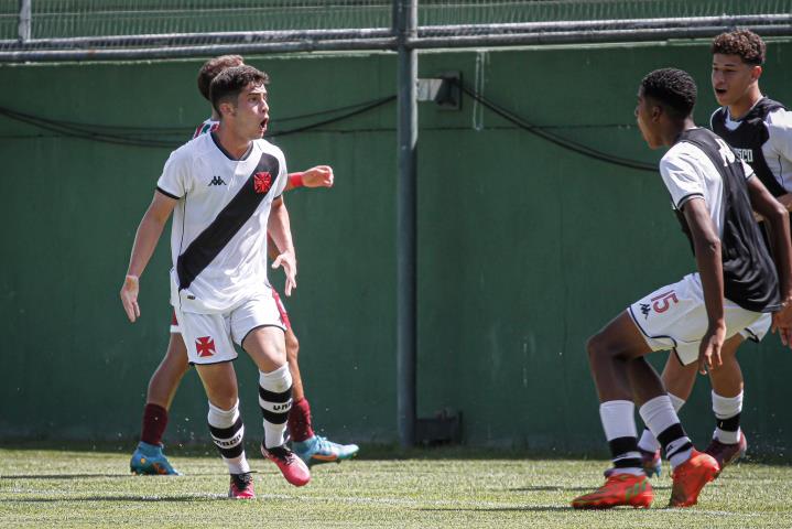 Vasco vence o Flu pela Copa Rio Sub 16