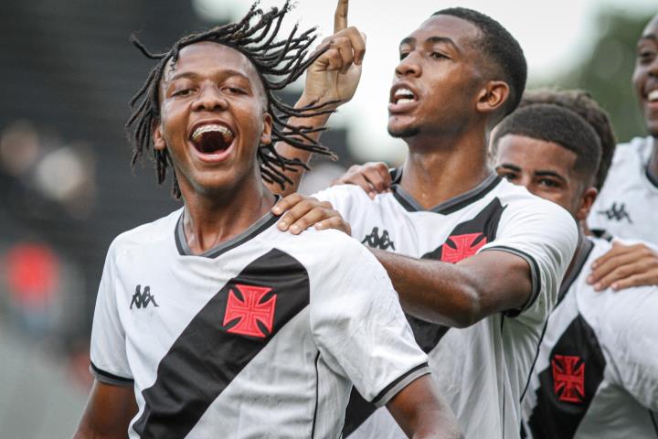 Vasco sai na frente do Fla na Copa do Brasil Sub-17