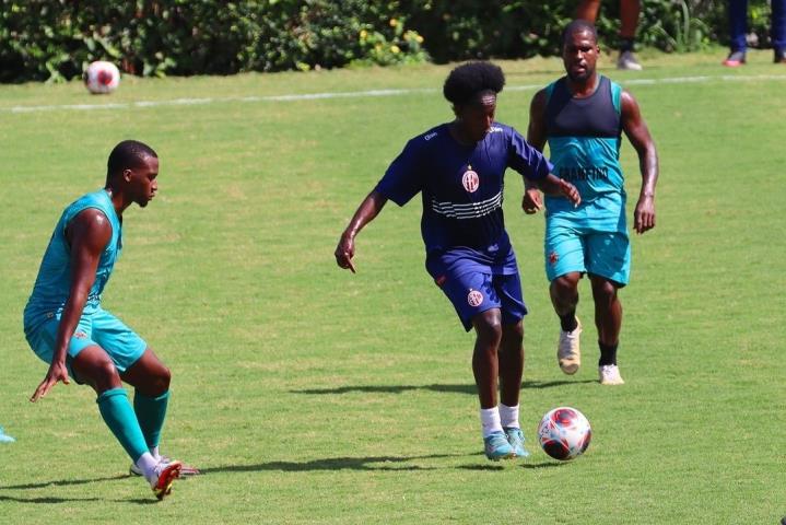 America bate o Nova Iguaçu em jogo-treino