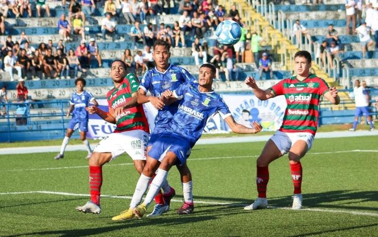 Lusa arranca empate fora de casa e segue líder na Série D