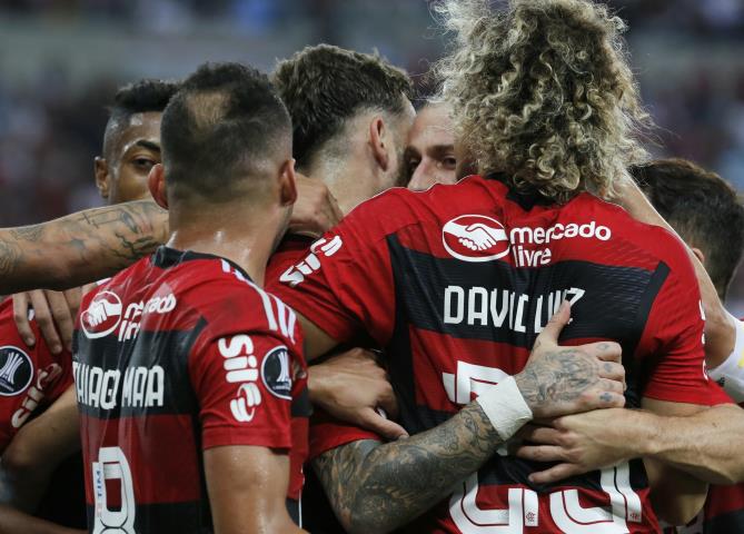 Fla goleia e passa em segundo para as oitavas da Libertadores