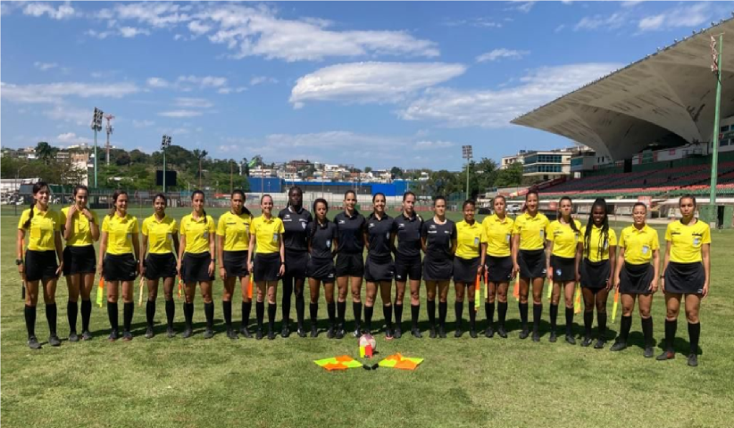 Árbitras e assistentes realizam trabalho físico e técnico