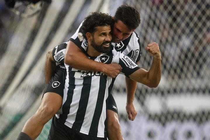 Diego Costa desencanta e Glorioso goleia o Bahia