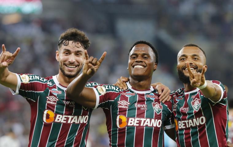 Flu bate o Palmeiras e dorme no G4 do Brasileirão