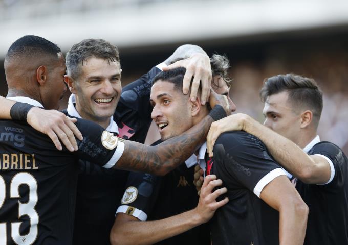 Triunfo do Vasco em clássico recheado de gols