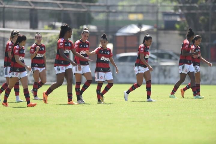 Rubro-Negras estreiam com goleada no Carioca