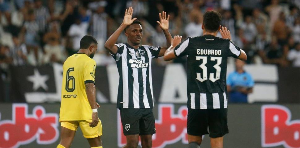 Jeffinho brilha na reestreia e dá vitória ao Botafogo