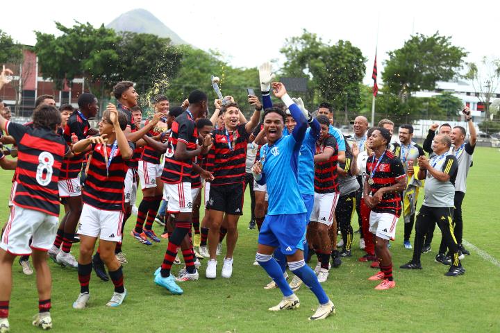 Rubro-Negros levantam a Taça Guanabara Sub-15