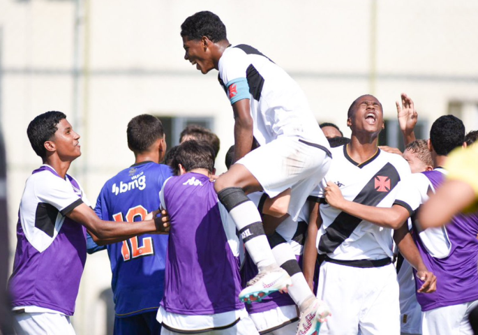 Copa Rio Sub-15: Vasco goleia no clássico contra o Botafogo