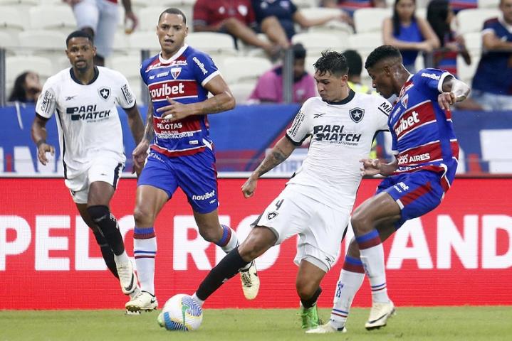 Botafogo arranca empate com o Fortaleza