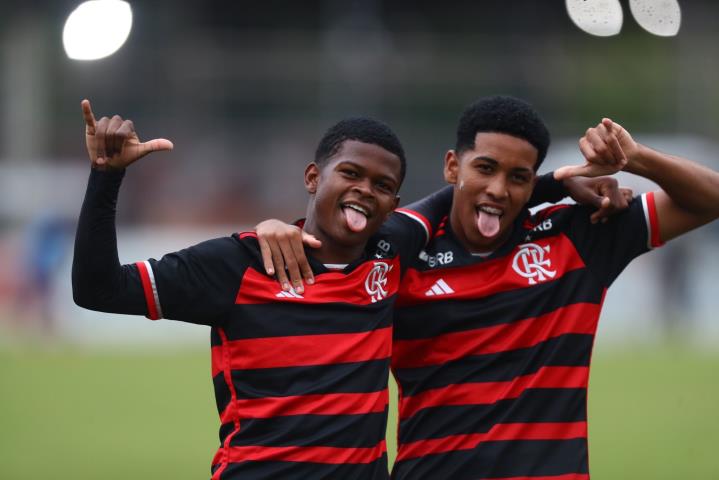 Copa Rio Sub-17: Fla goleia no jogo de ida da semifinal