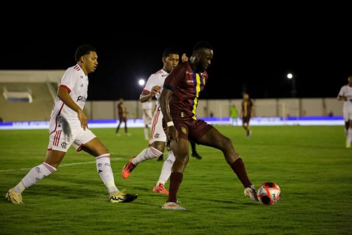 Madureira e Flamengo empatam em Campina Grande