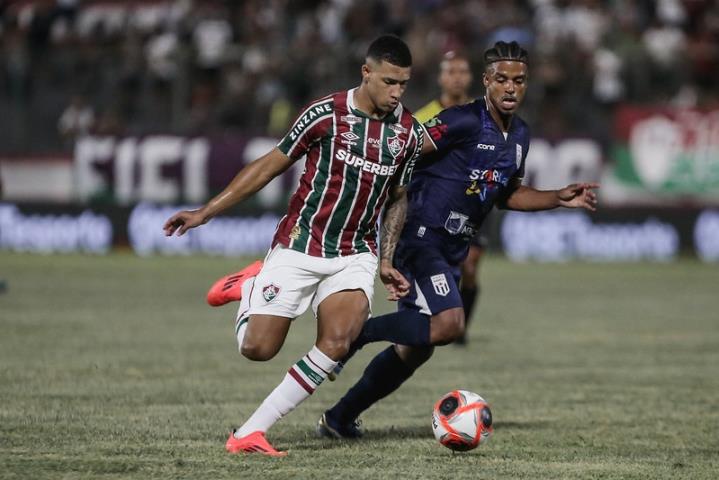 Flu empata no fim, mas Maricá segue líder