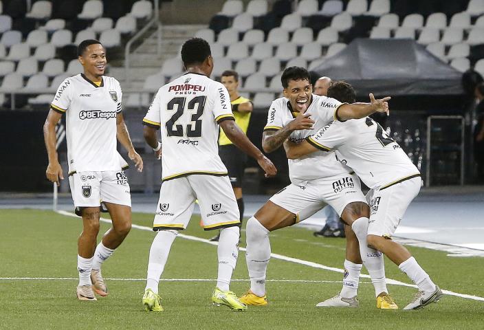 Voltaço derrota o Botafogo e sobe na tabela
