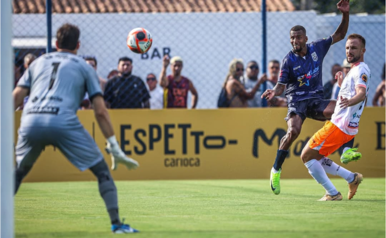 Maricá vence, segue invicto e na ponta do Cariocão